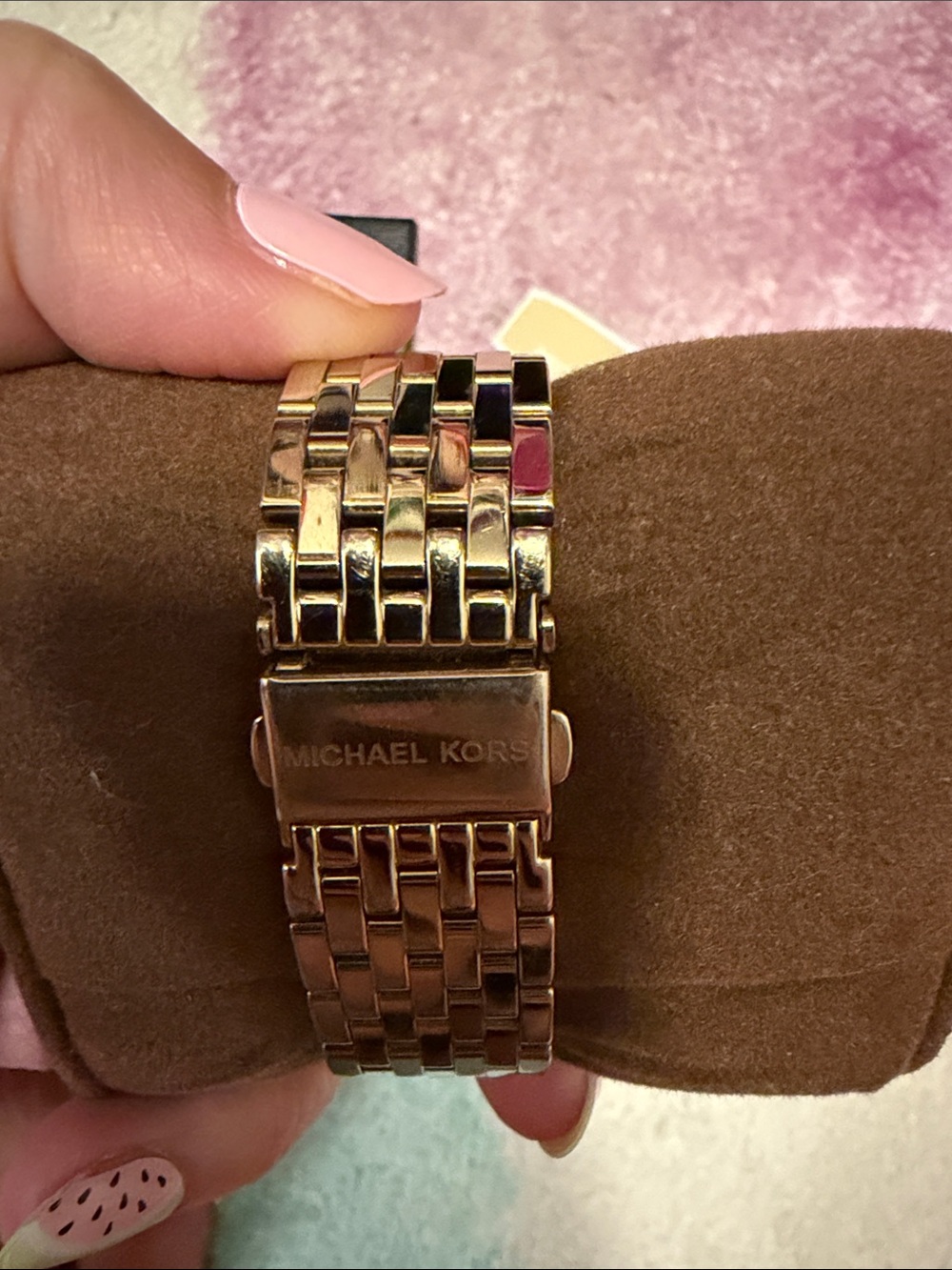 Michael Kors Gold Tone Pavé Bezel Women's Watch (needs new battery) - Picture 4 of 9